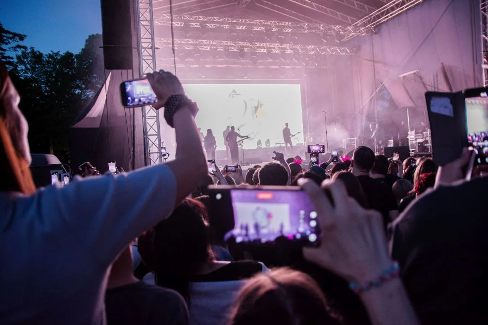 Koncert Dawida Kwiatkowskiego ściągnął tłumy do jarocińskiego amfiteatru [ZDJĘCIA] - Zdjęcie główne