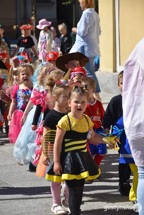 Parada Żywych Książek - Tydzień Bibliotek w gminie Krobia -