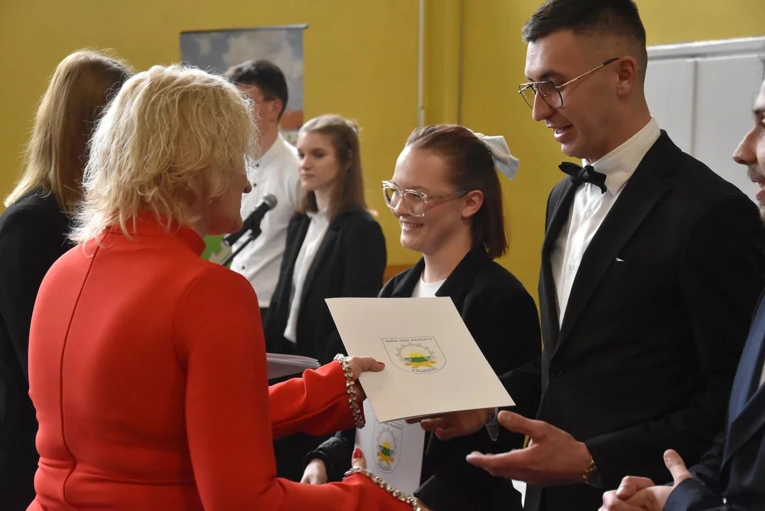 Pożegnanie absolwentów i maturzystów Zespołu Szkół Rolniczych im. gen. J. Wybickiego w Grabonogu 2026