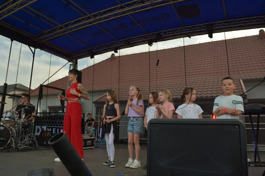 Świetna zabawa w Dobieszczyźnie. Festyn cieszył się dużym zainteresowaniem