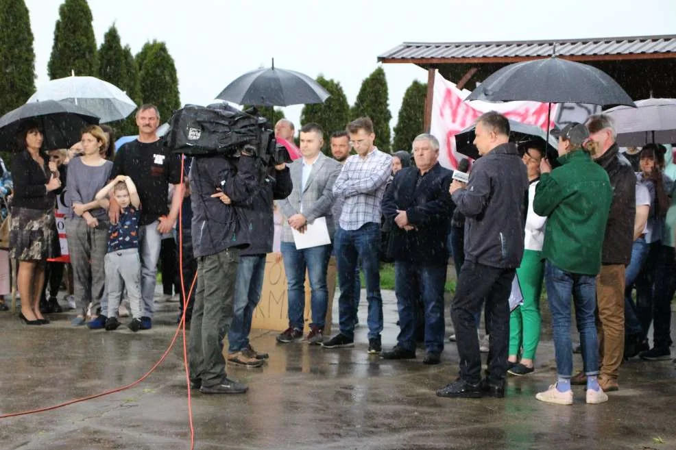 Protest przeciwko budowie ogromnej obowy w Kadziaku