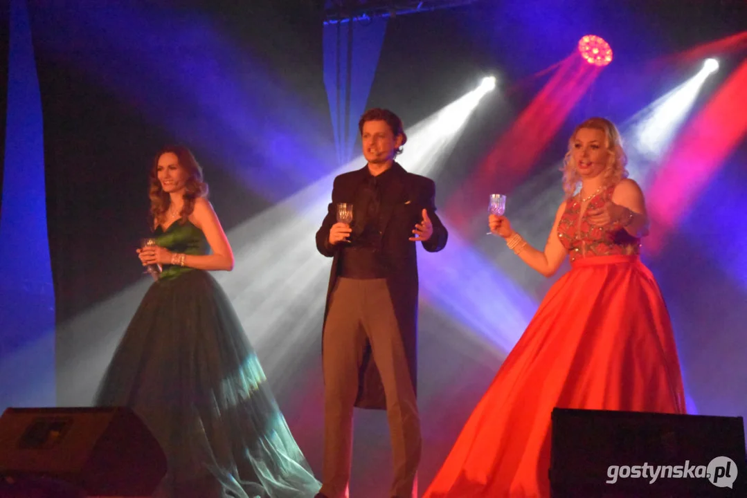 Grupa OneOn Show z operetkowym spektaklem w Gostyniu