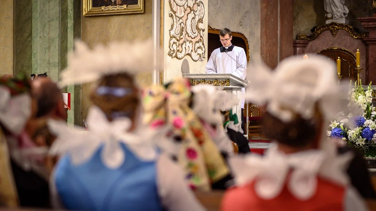 Wesele biskupiańskie Michała i Marty Chudych w Sikorzynie