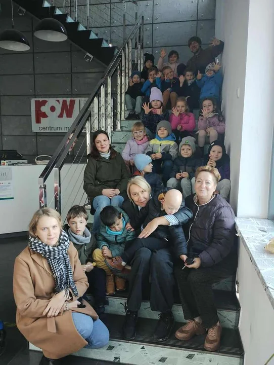 Przedszkolaki z jarocińskiego Marcinka z rogalami w redakcji Gazety Jarocińskiej