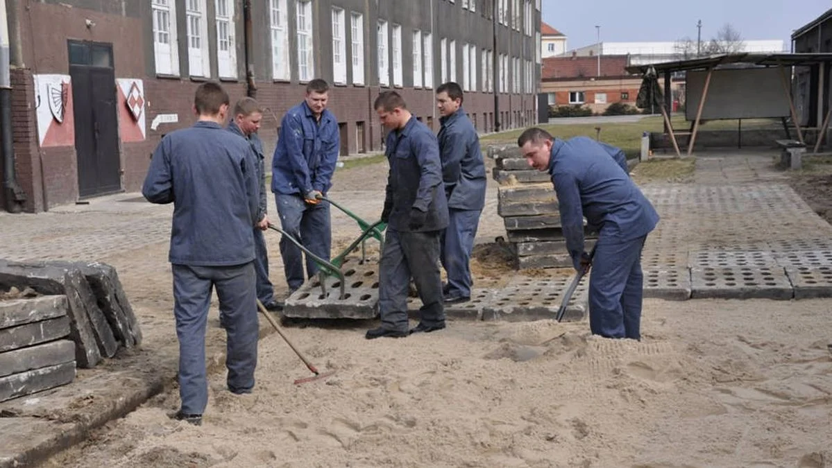 Święto Wojska Polskiego w 16. Jarocińskim Batalionie Remontu Lotnisk