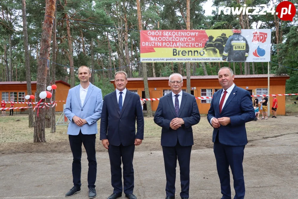 Ślubowanie i pasowanie na strażaka - członka MDP w Brennie (powiat leszczyński)