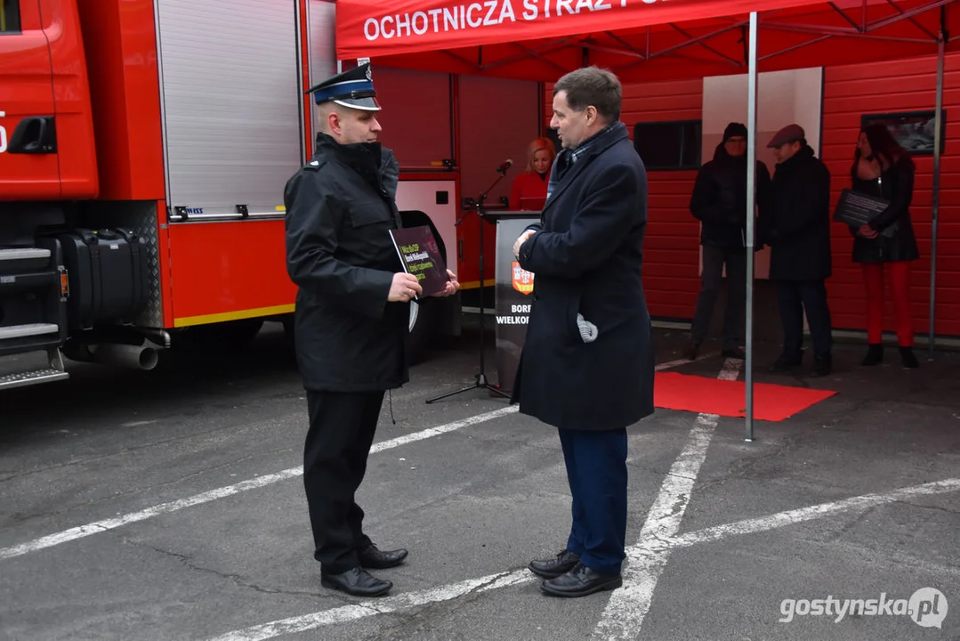 Wręczenie promes na zakup wozów strażackich dla 3 jednostek OSP: Borek Wlkp., Gola i Pogorzela