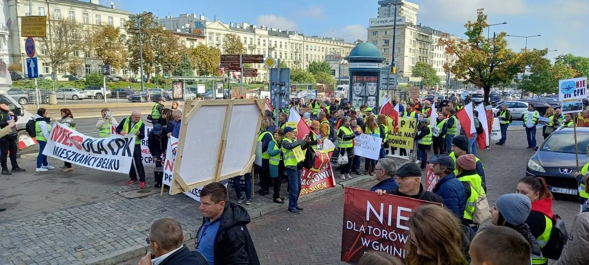 Mieszkańcy Ziemi Jarocińskiej protestują przeciwko CPK w Warszawie