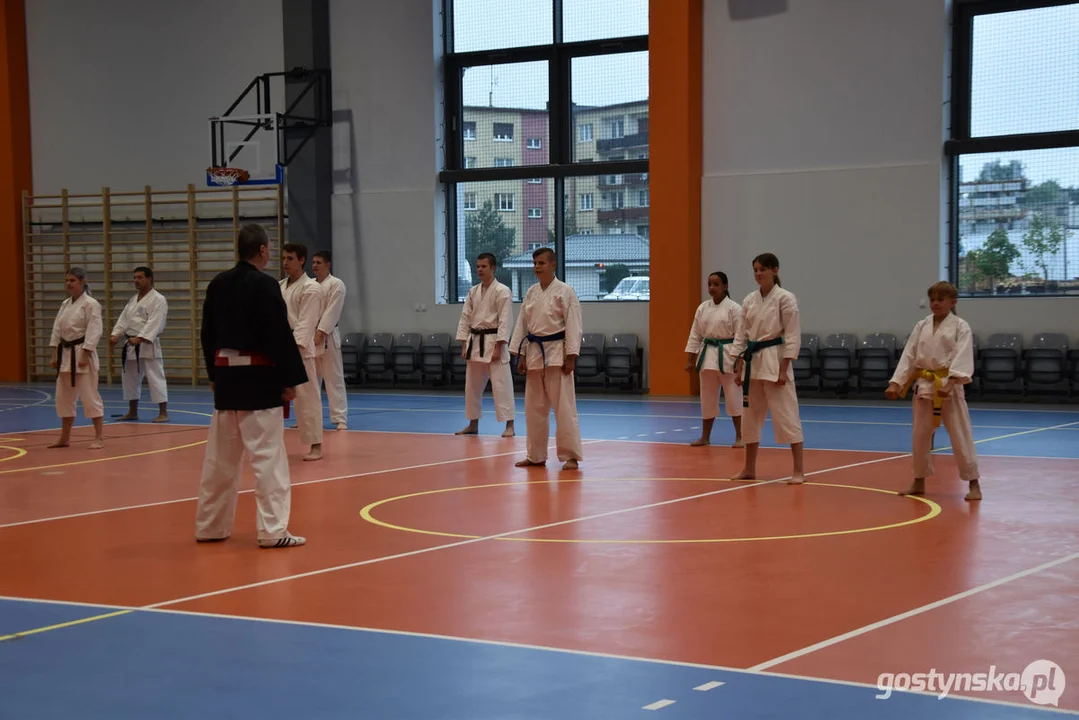 Trening Klubu TKKF Tęcza w nowej hali sportowej w Gostyniu