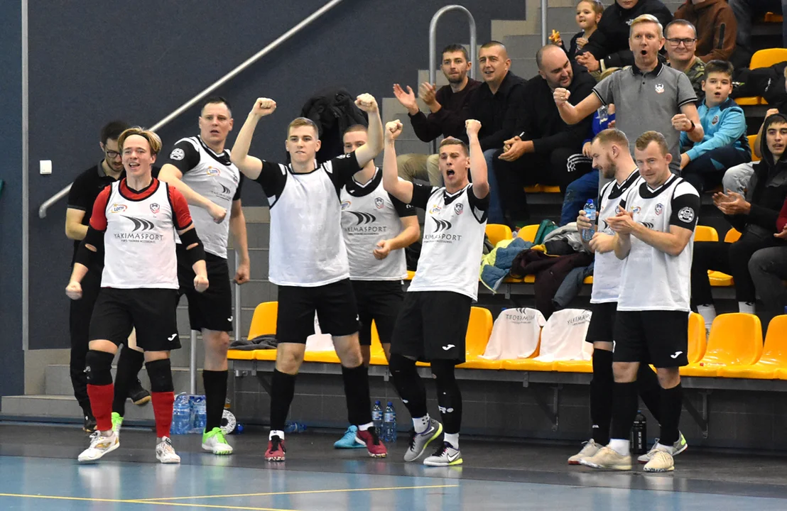 Futsal Gostyń przy pełnych trybunach od zwycięstwa rozpoczyna sezon - Zdjęcie główne