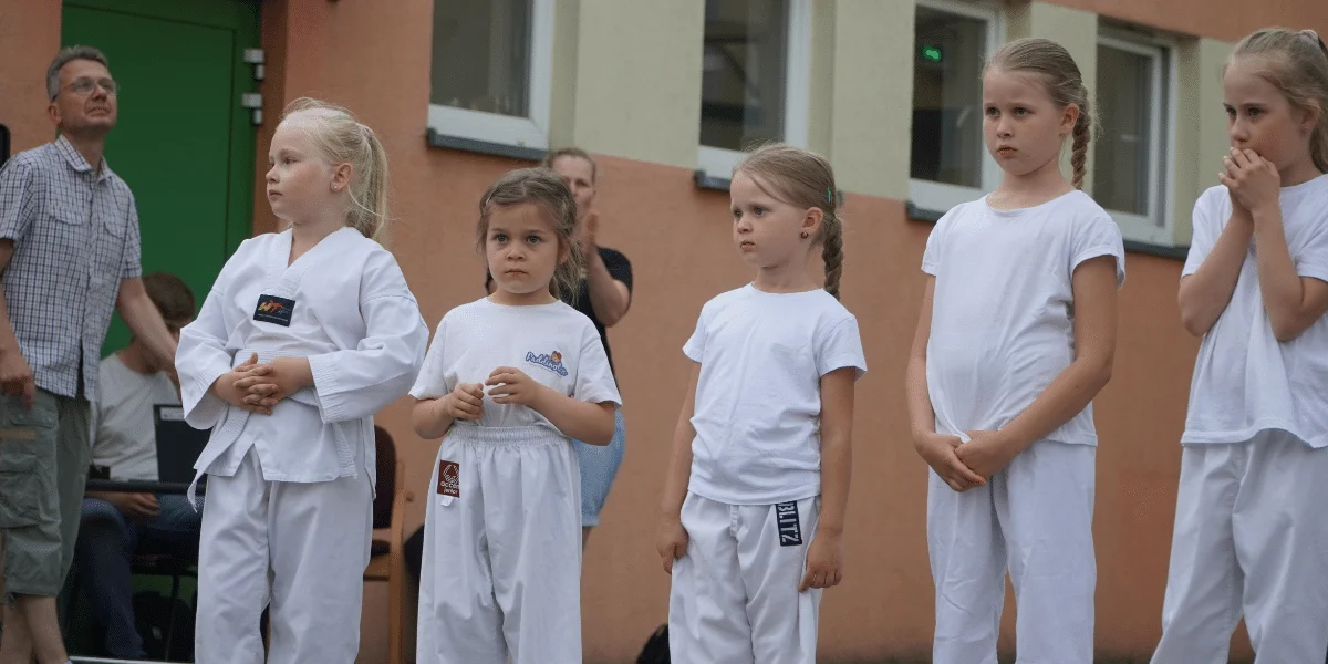 Festyn w Szkole Podstawowej nr 3 im. ks. Jana Twardowskiego w Jarocinie