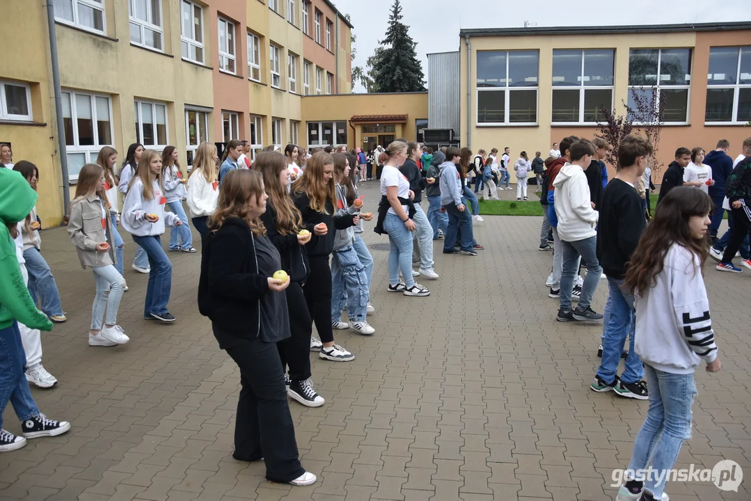 Akcja "Czytamy z Sercem" w Szkole Podstawowej w Krobi