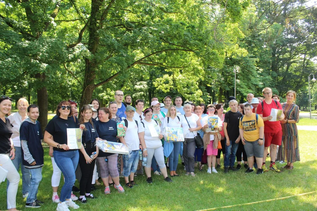 Pięć ośrodków poszukiwało swoich korzeni. Rajd po Jarocinie ze Stowarzyszeniem Opus