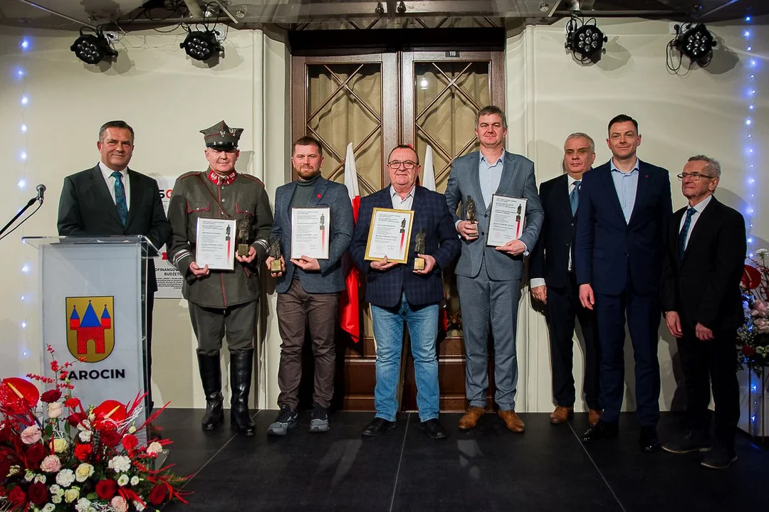 Nagrody burmistrza Jarocina rozdane. Zobacz, kto otrzymał "Taczaka" i nagrody za prace dyplomowe [ZDJĘCIA] - Zdjęcie główne