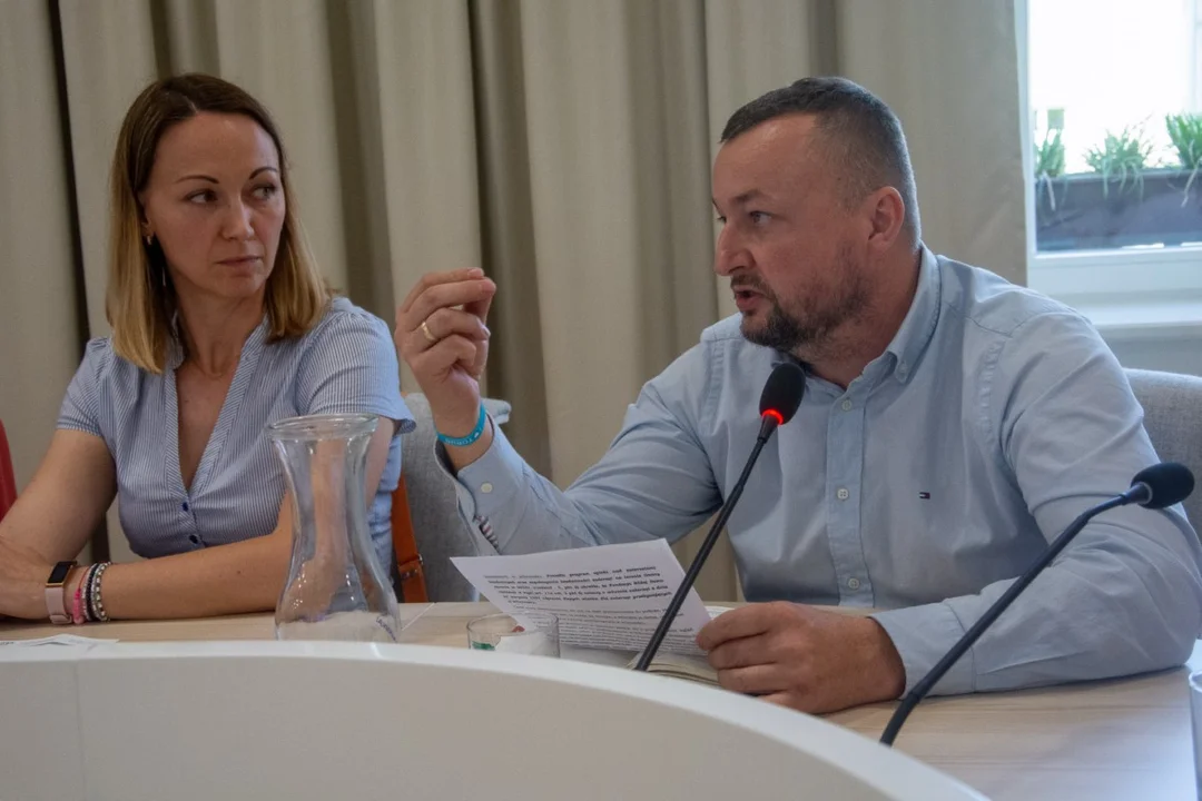 Dyskusja o sytuacji w Schronisku dla Bezdomnych Zwierząt w Radlinie