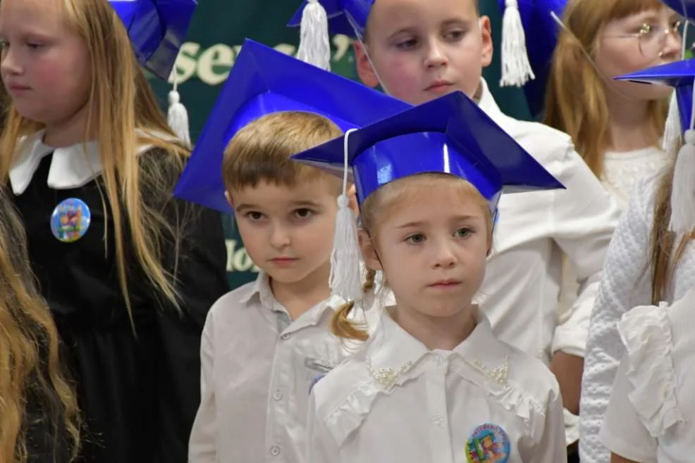 Pasowanie na uczniów w Szkole Podstawowej w Dobrzycy