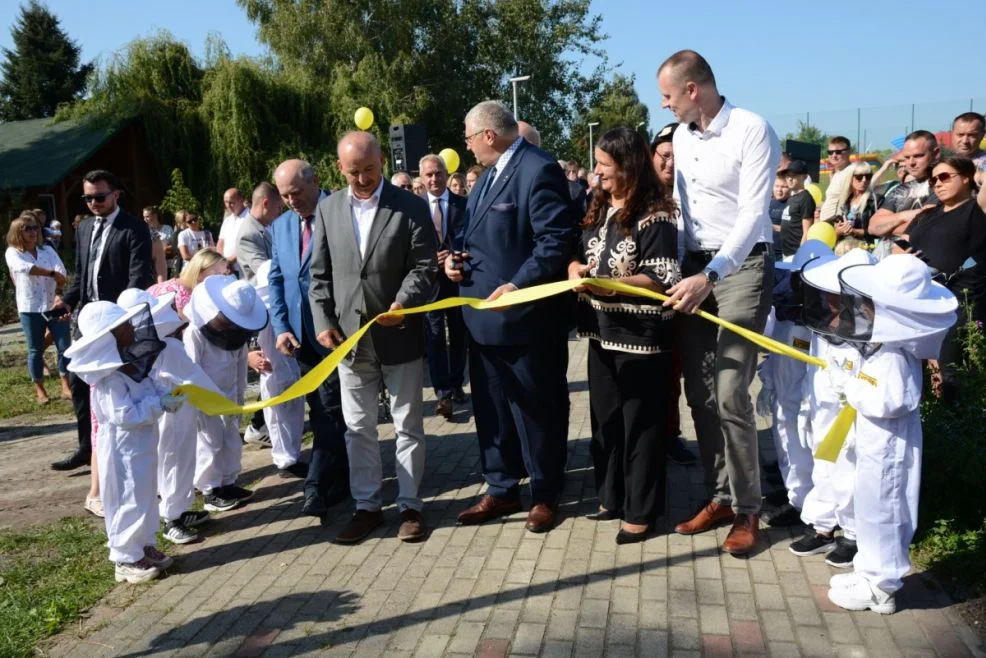 „Pszczeli Zakątek Radlin” - pierwsza w regionie edukacyjna pasieka otwarta [ZDJĘCIA] - Zdjęcie główne