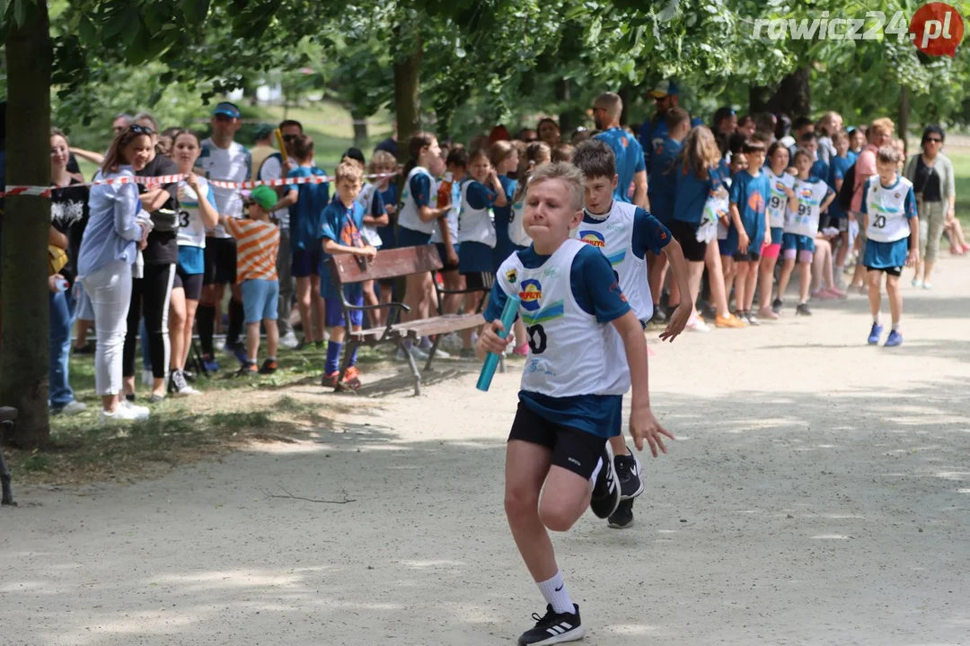 Sztafety szkolne w ramach 24h Rawickiego Festiwalu Sportu