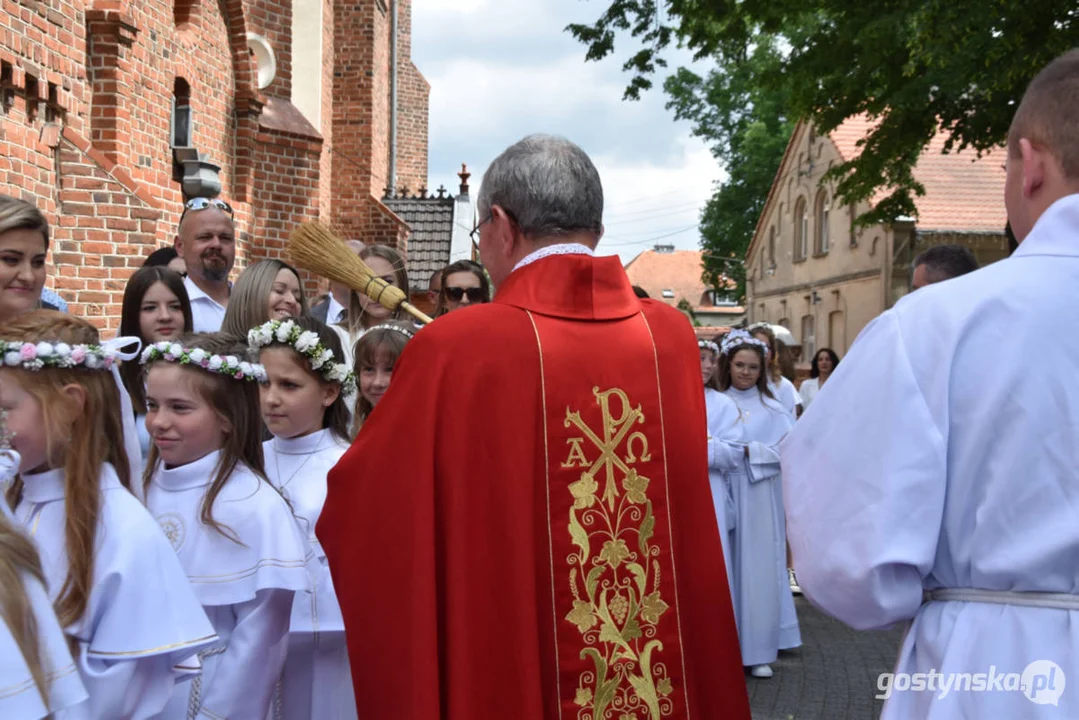 Uroczystość Pierwszej Komunii Świętej w parafii farnej w Gostyniu