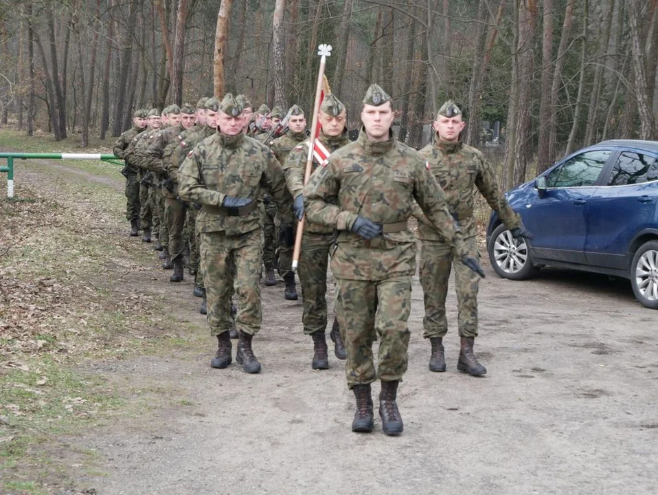 Uczcili Żołnierzy Wyklętych na mszy św. i przy pomniku w Jarocinie