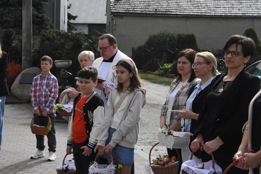 Święcenie potraw w Lutogniewie, Dzierżanowie, Bożacinie i Wróżewach [ZDJĘCIA]