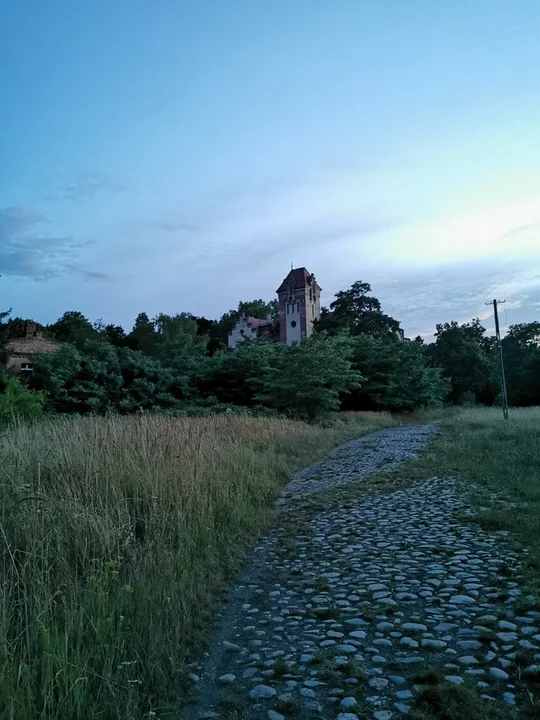 "Urbex Po Naszemu" w wykonaniu Sylwii i Mateusza