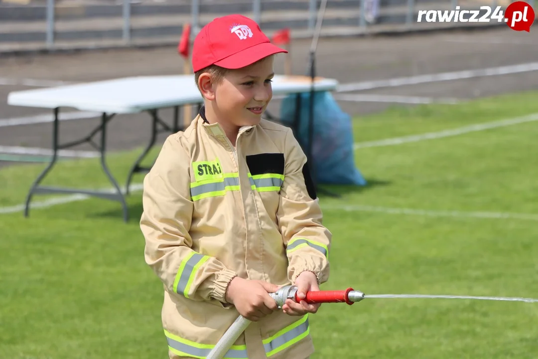 Dziecięce Drużyny Pożarnicze na zawodach w Miejskiej GórceDziecięce Drużyny Pożarnicze na zawodach w Miejskiej Górce