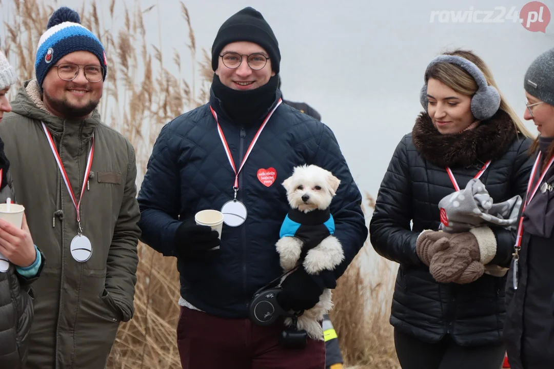 31. Finał WOŚP w Rawiczu. Na poligonie morsy wskoczyły do wody