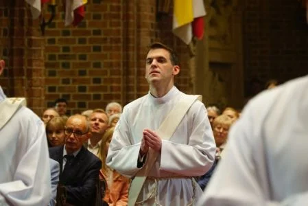 Diakon z naszego terenu przyjął święcenia kapłańskie. Został też skierowany na nową parafię