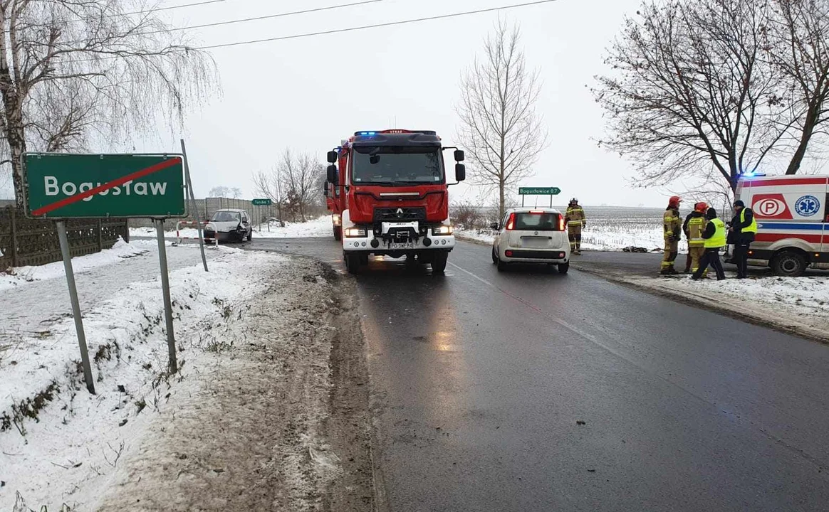 Dwa auta osobowe zderzyły się w Bogusławiu