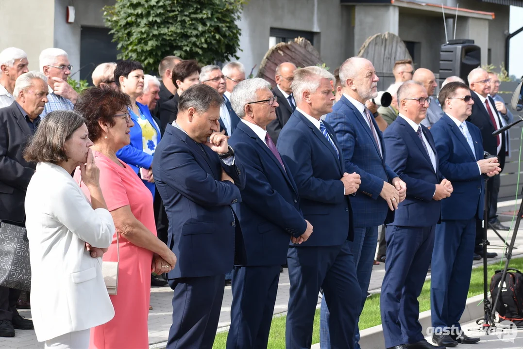 Oddanie do użytku ulic Wiejskiej, Rolniczej i Ogrodowej w Pępowie oraz kanalizacji sanitarnej i drogi w Babkowicach