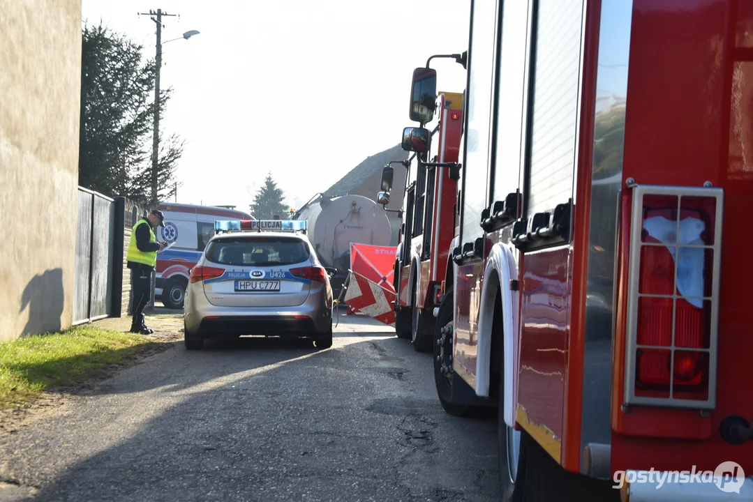 Wypadek śmiertelny w Żytowiecku. Mężczyzna przejechany przez ciągnik