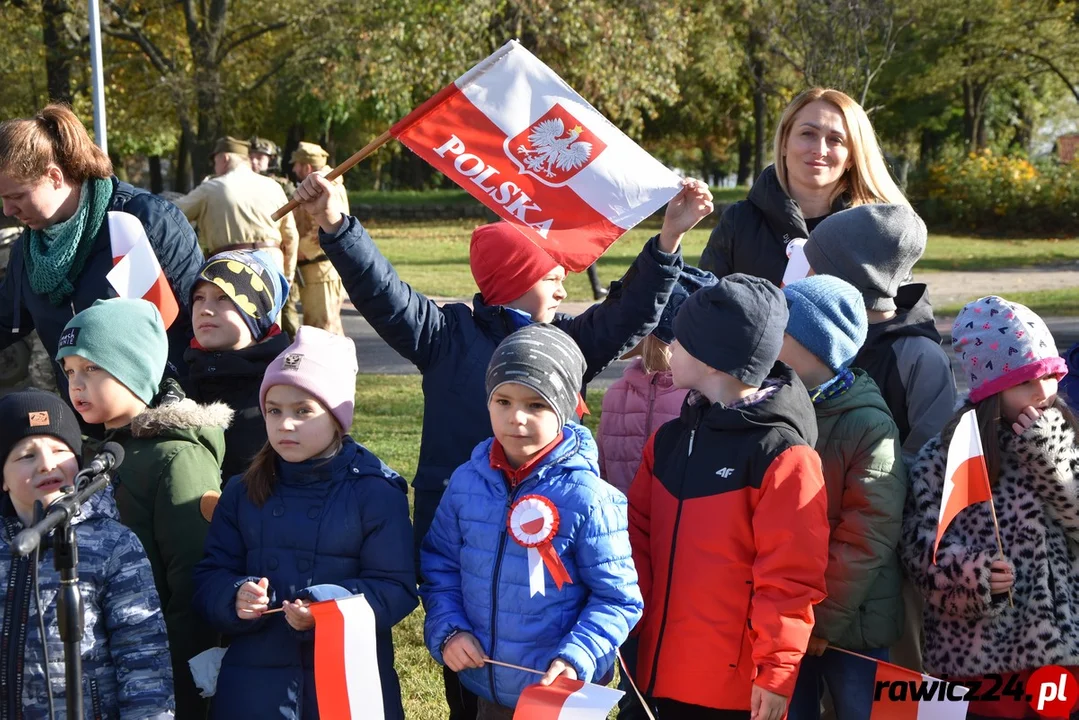 Święto Niepodległości w Bojanowie. Uroczysta msza, apel i rogale (ZDJĘCIA) - Zdjęcie główne