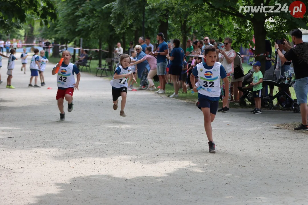 Sztafety szkolne w ramach 24h Rawickiego Festiwalu Sportu