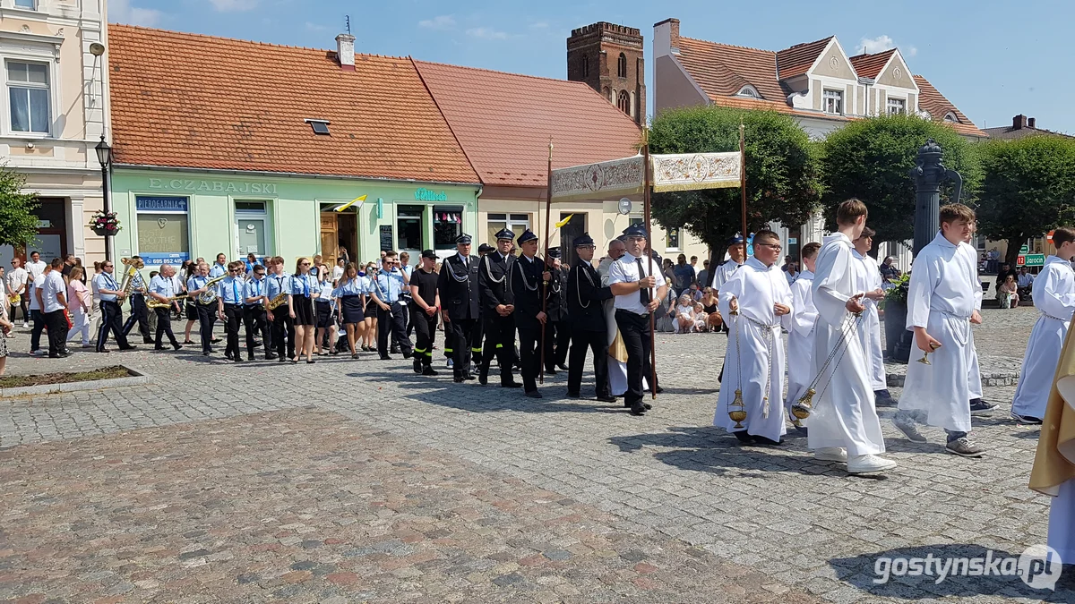 Gostyń - Boże Ciało 2023 - procesja ulicami miasta