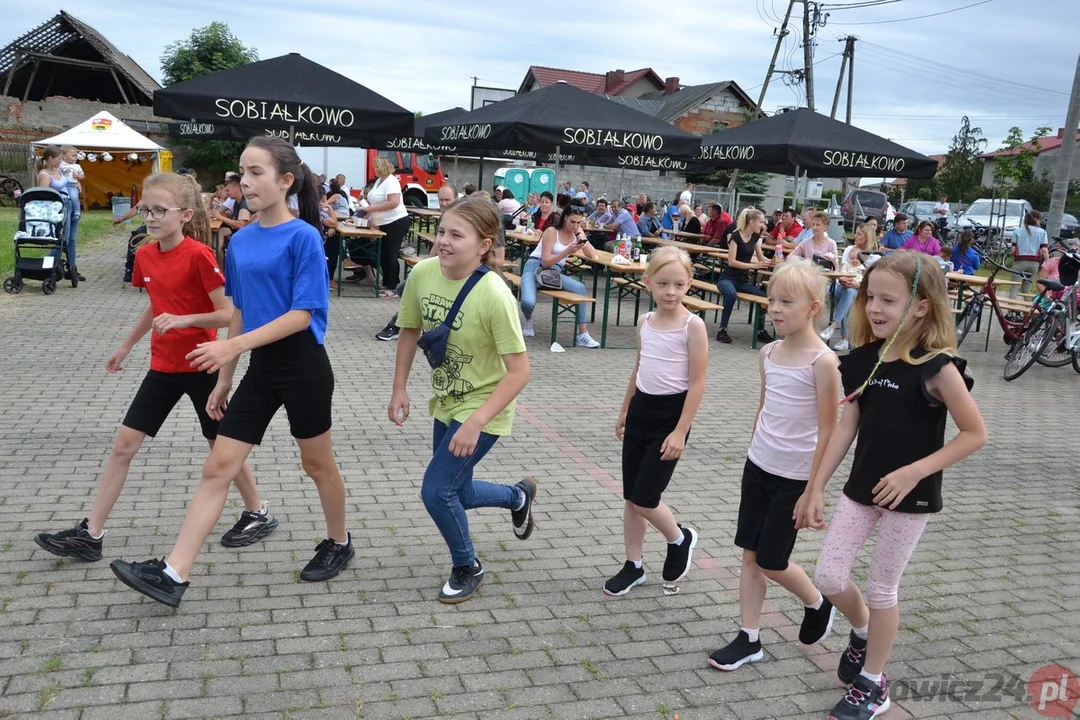 Festyn "Bezpieczne Wakacje z Mundurem" w Sobiałkowie