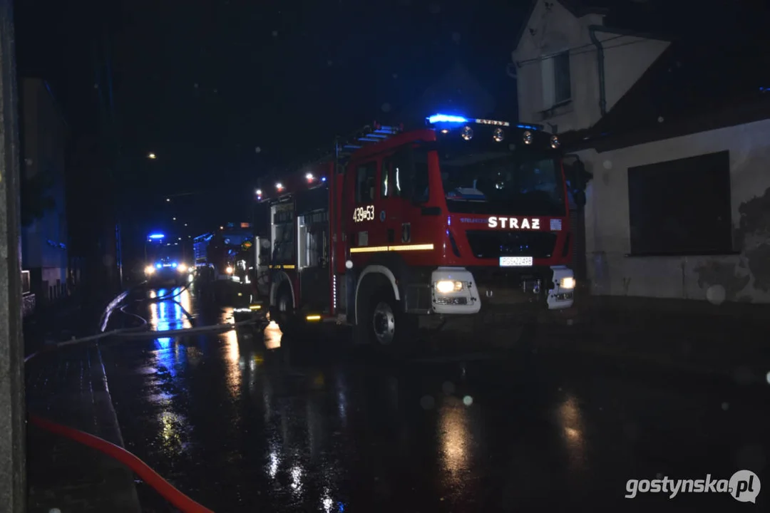 Pożar w Krobi. Drewniana stodoła spłonęła doszczętnie