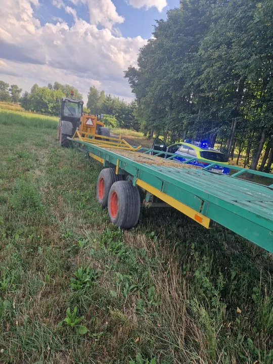 Heder odczepił się od kombajnu, a przyczepa od traktora. Wypadki w okolicy Gostynia