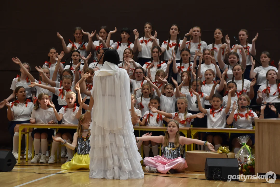 20-lecie chóru szkolnego "Zaczarowana Melodia", przy SP nr 5 w Gostyniu