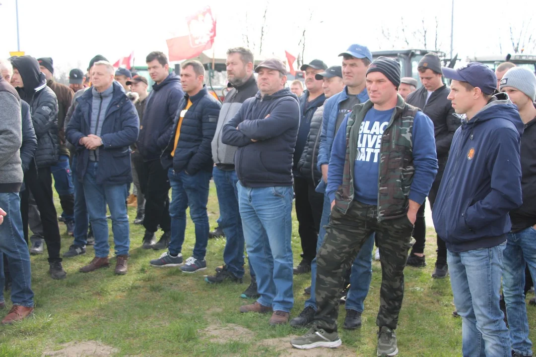 Kolejny protest rolników. - Robią z nami co chcą - mówią gospodarze - Zdjęcie główne