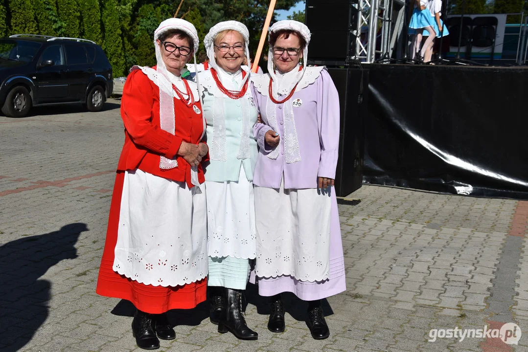 Jubileuszowy Przegląd Zespołów Ludowych w Borku Wlkp. wraz z wystawą samochodów retro 2022