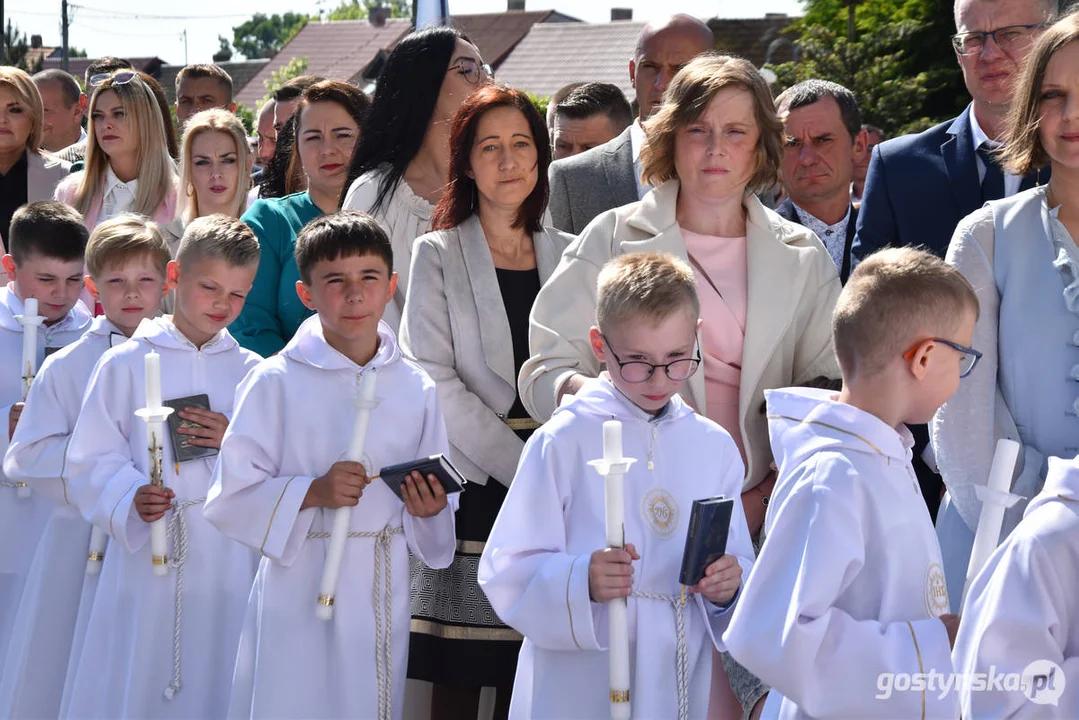 Sakrament I Komunii Świętej w parafii w Pogorzeli