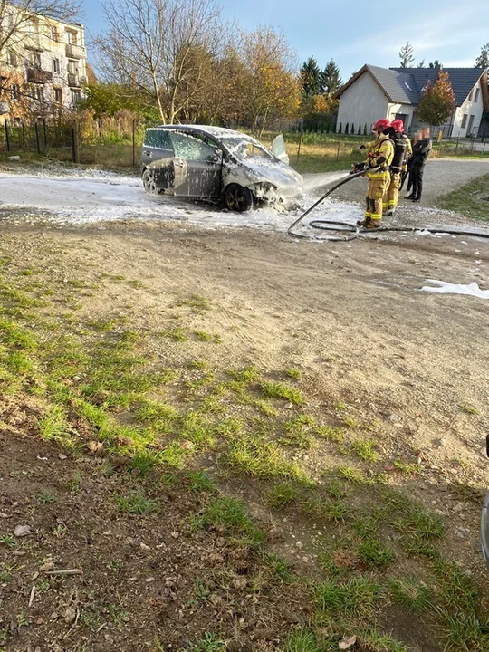 Pożar auta w Pleszewie