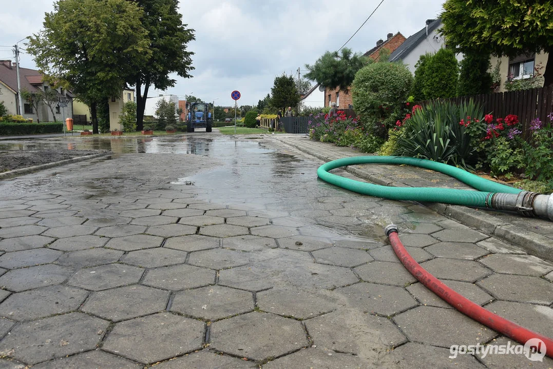 W Szelejewie zboże wypływało z kanalizacji deszczowej