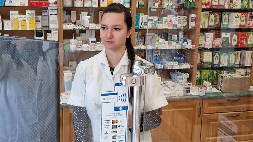 Dowozi leki pacjentom do domu. Farmaceutka Joanna Radłowska - Goła wyróżniona w plebiscycie “Recepta na dobro” - Zdjęcie główne