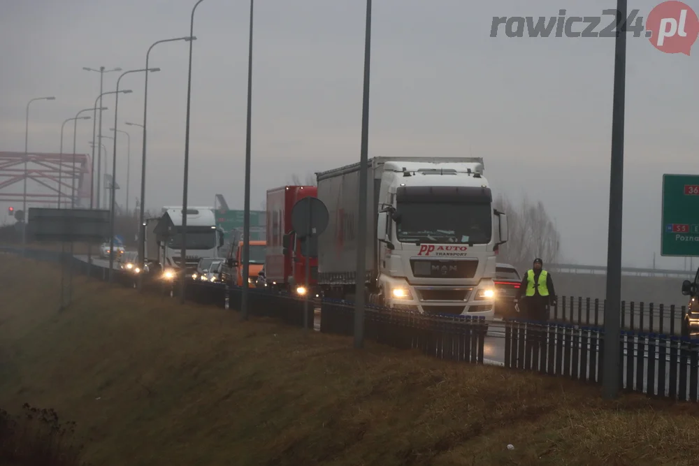 Protest rolników w okolicy Załęcza i na S5