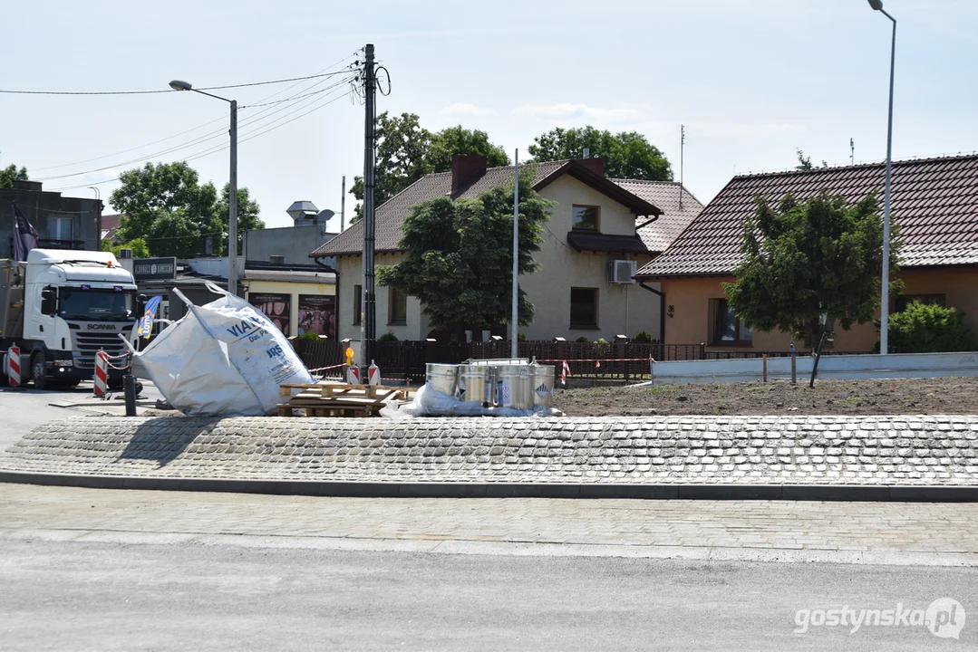 Rondo ul. Poznańska w Gostyniu - nasadzenia na wyspie