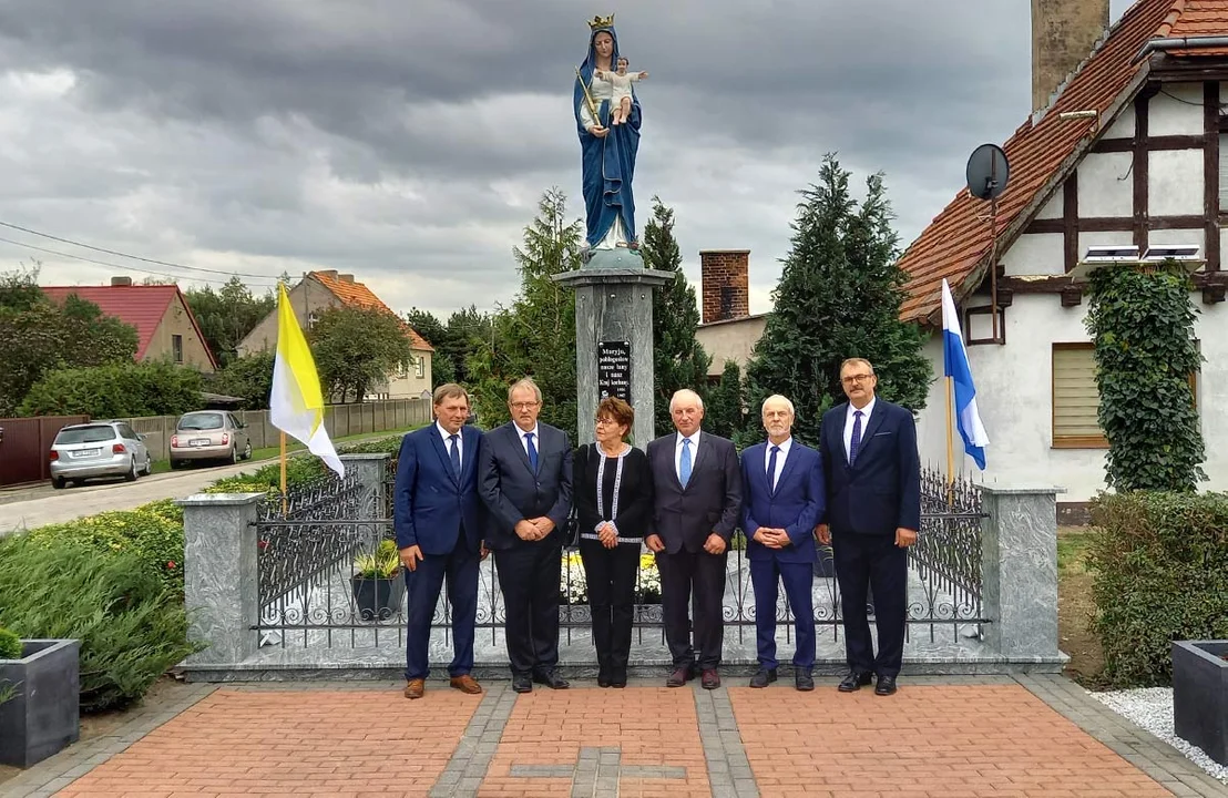 W Elżbietkowie poświęcono nową figurę Matki Boskiej - Zdjęcie główne