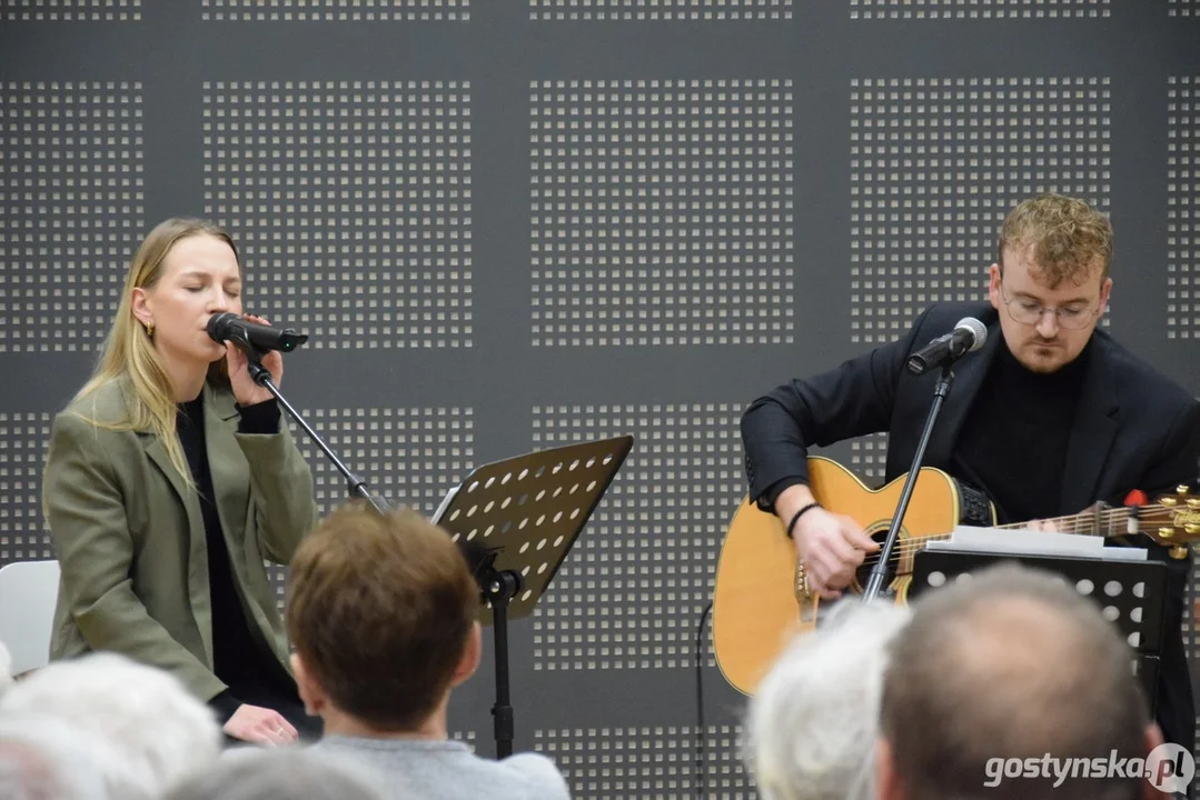 Muzyczne zaduszki w KROB_KULT - występ duetu Jagna Knapp i Paweł Pawlak