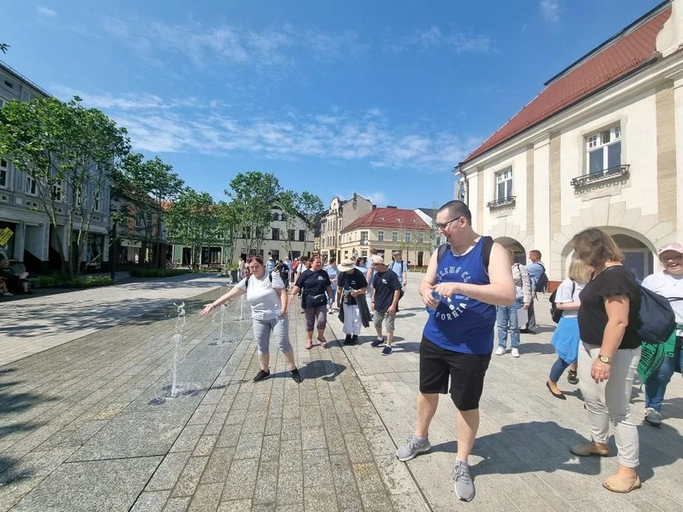 Pięć ośrodków poszukiwało swoich korzeni. Rajd po Jarocinie ze Stowarzyszeniem Opus